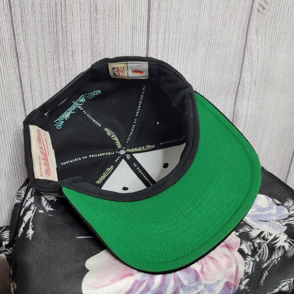 Mitchell & Ness San Antonio Spurs Adjustable Snapback Hat/Cap - Picture 7 of 9